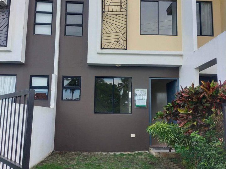 READY FOR OCCUPANCY PHIRST PARK LIPA TOWNHOUSE 2-3 bedrooms