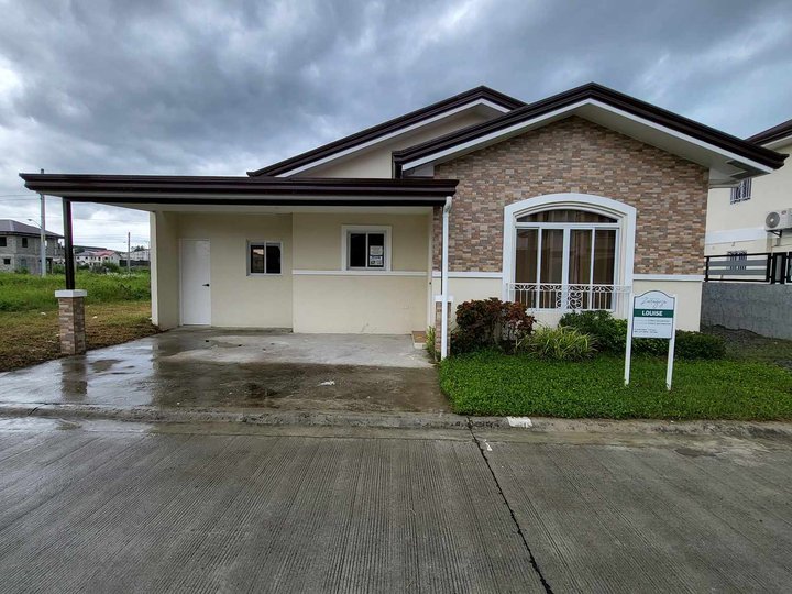 BUNGALOW House in Angeles City