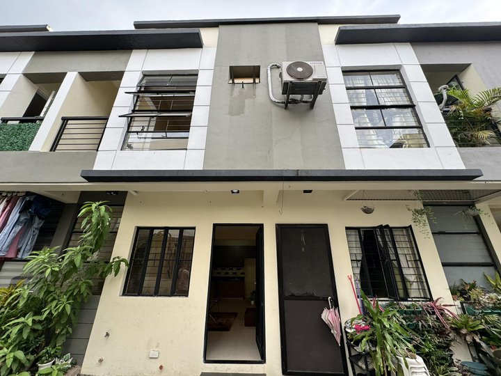 2-Bedroom Townhouse For Sale in Quezon City / QC Metro Manila
