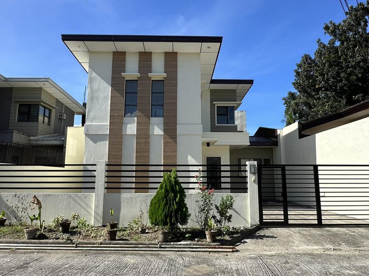 4-bedroom Single Attached House For Sale in Bacolod Negros Occidental