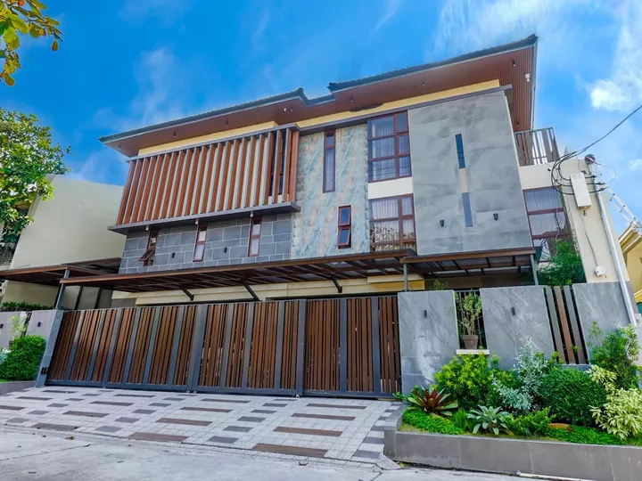BRAND NEW FULLY FURNISHED HOUSE&LOT FOR SALE IN MULTINATIONAL VILLAGE