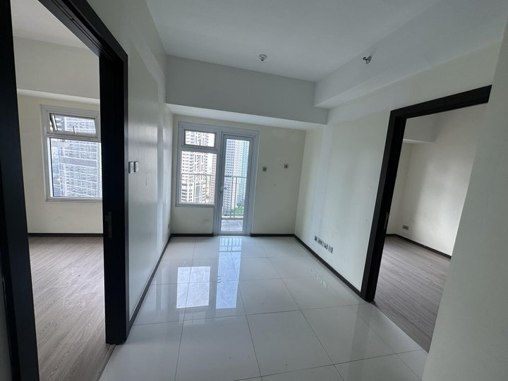 2 BR Condo and 3 Bedroom For Sale in Trion Tower BGC Taguig