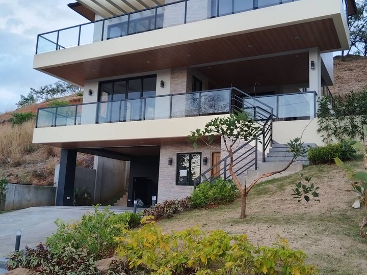 High End  Overlooking House and Lot for SALE in Antipolo city