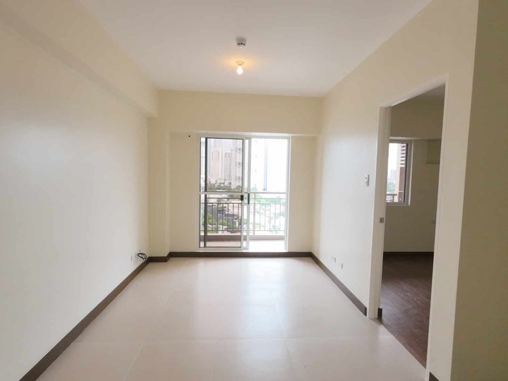 RESALE BRAND NEW 2 BEDROOM CONDO UNIT NEAR BGC