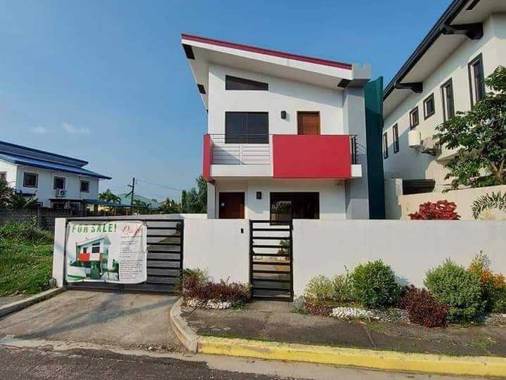 I'm selling this single detached house located in Dasma Cavite.