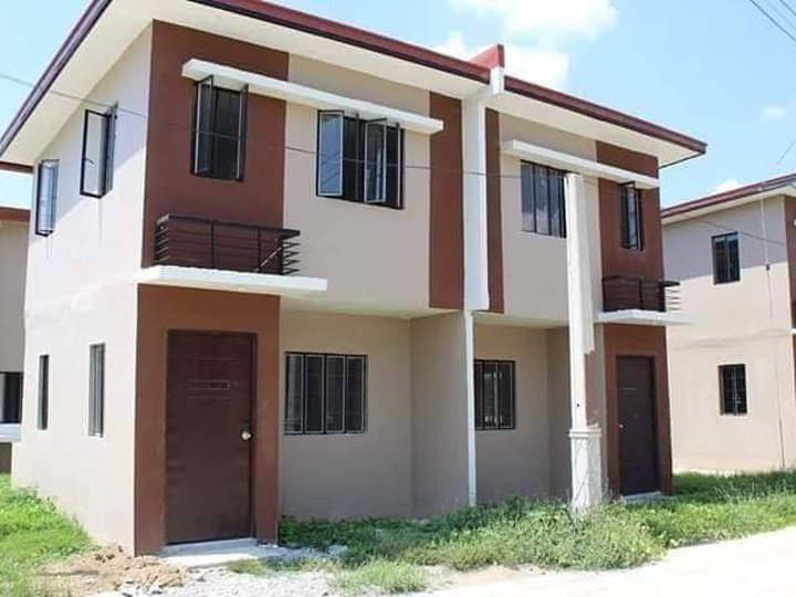 Duplex with Provision for 2 Bedrooms For Sale in Pili CamSur