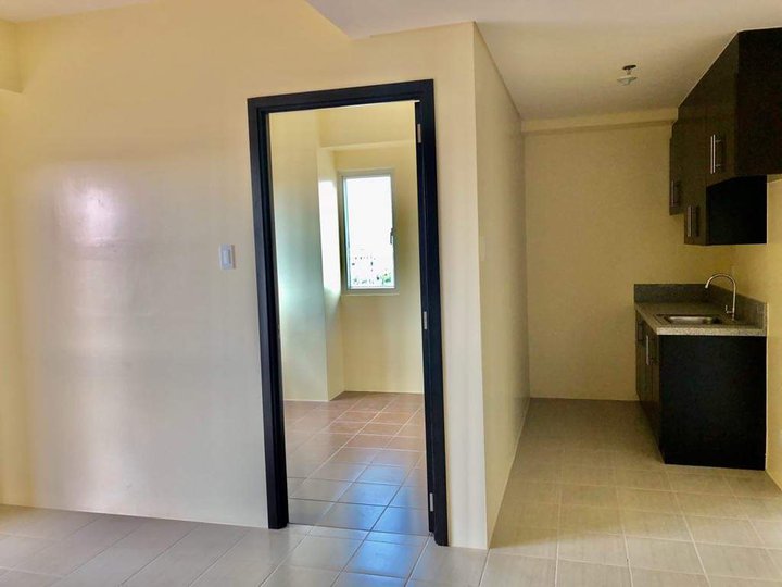Cash Payment 1.1 Million Discount The Rochester Garden Condo in Pasig 2 Bedroom with Balcony