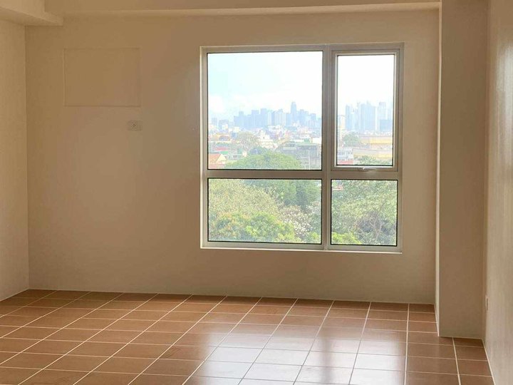 For Sale 2-Bedroom Bi-Level Condo with Balcony Pre-Selling in Manila