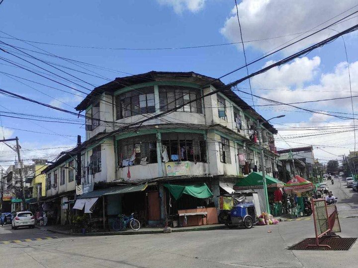 Commercial lot with old Building for Sale in Caloocan