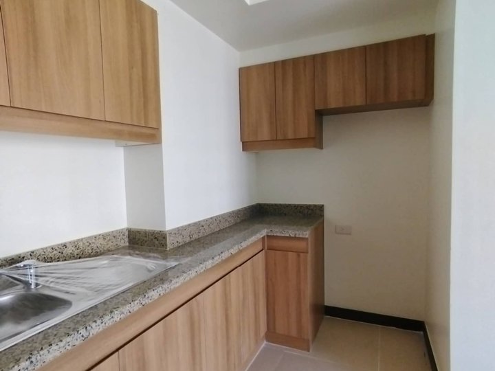 3BR condo in Mandaluyong City with Parking