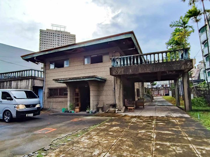 For sale commercial lot with Ancestral house in manila