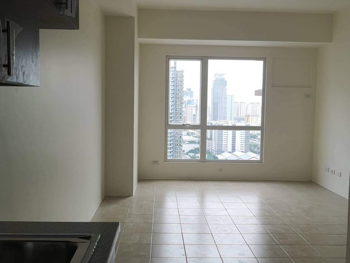 Fast move in 2br condo Rent to own Along Edsa Near Bgc