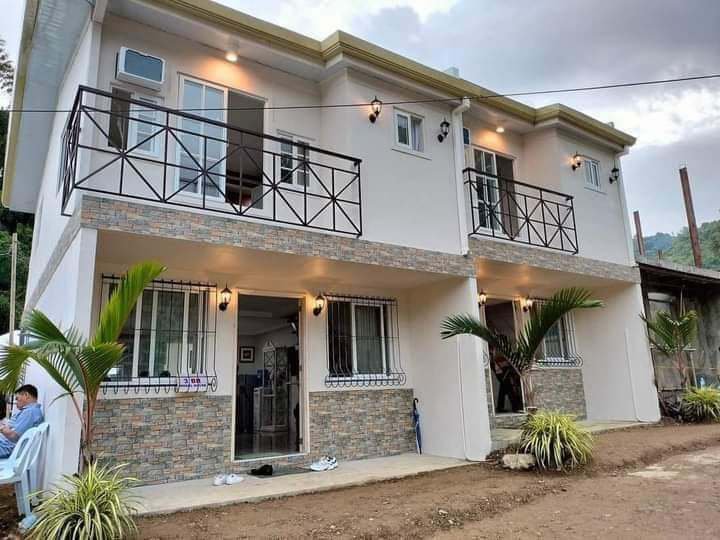3 bedrooms townhouse with bath tub