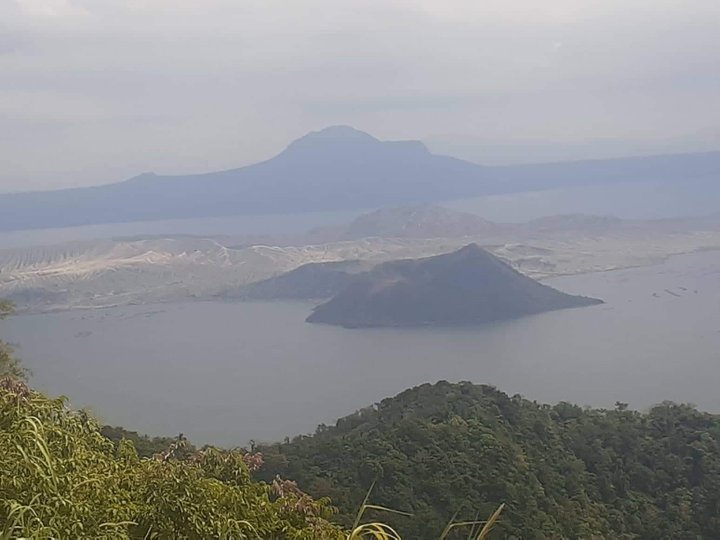 commercial lots for sale Tagaytay along hi way kahilera ng sky ranch