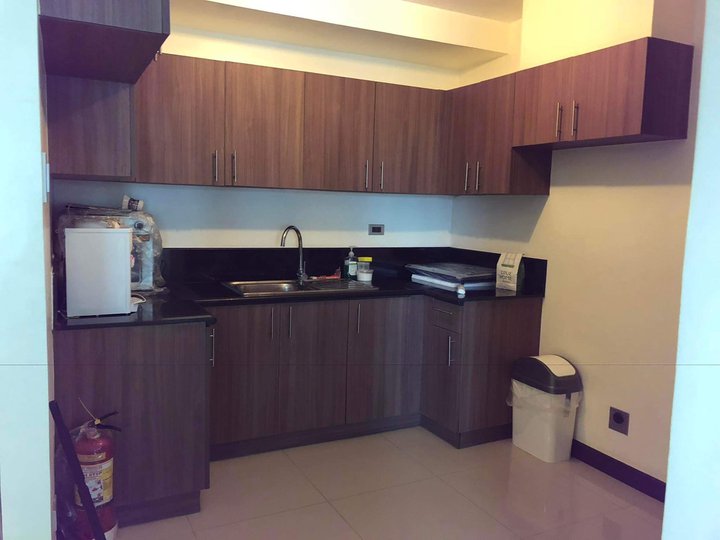 79 sqm corner Unit FOR LEASE in Quezon City at Magnolia Residences