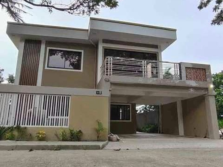 4-BEDROOMS SINGLE DETACHED MODERN HOUSE FOR SALE IN TAGAYTAY CITY