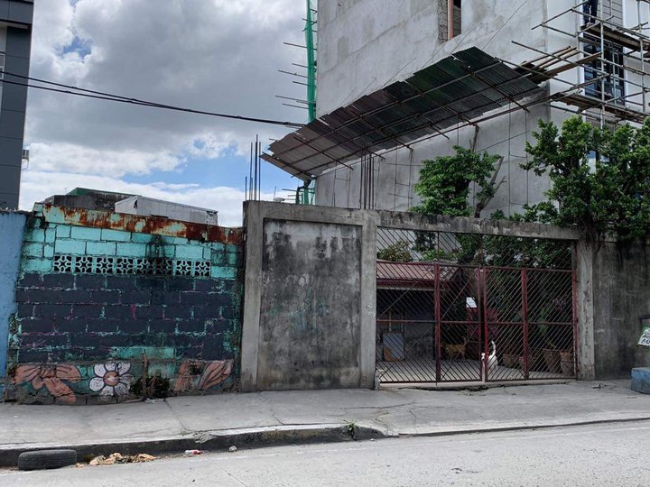 Lot for Sale with Existing House at Makati City