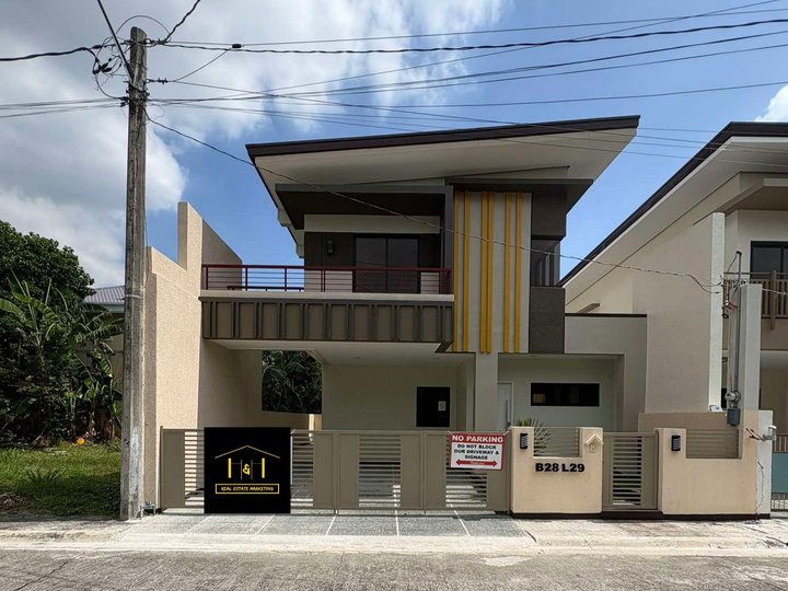 4 Bedrooms Single Detached with Balcony For Sale in Imus Cavite