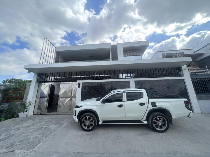 6-bedroom House For Sale with Ford Ranger Mabalacat Pampanga
