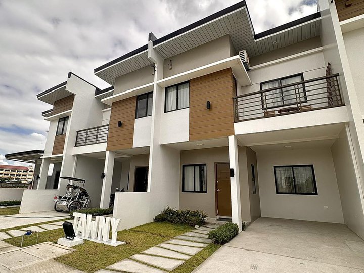 3-bedroom Townhouse For Sale, Near Clark International Airport