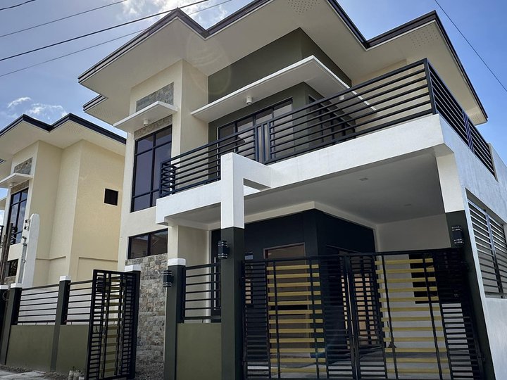 4-bedroom Single Attached House For Sale in Bacolod Negros Occidental