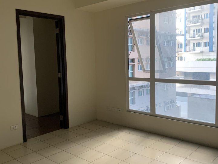 Rent to Own 2 bedroom Condo For Sale Boni Mandaluyong Metro Manila