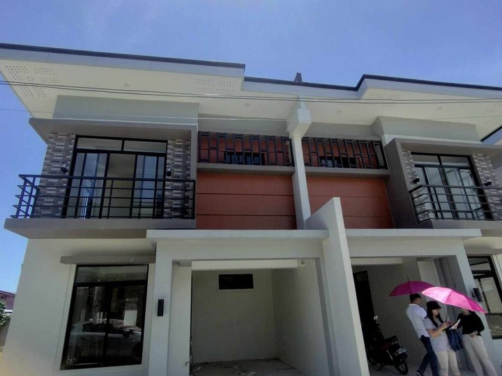 4-bedroom Single Attached House For Sale/duplex house