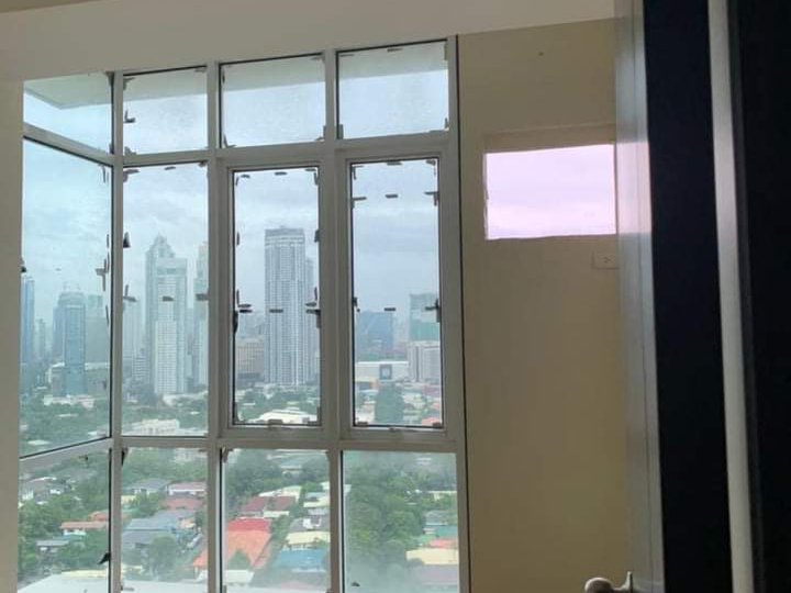 2bedroom RFO 25K Monthly Rent to Own Condo in Mandaluyong