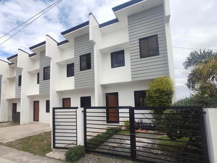 2 bedroom townhouse in Brgy Cabuco Trece Martires Cavite