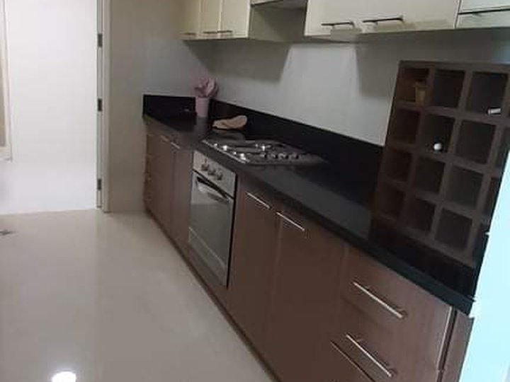 For Rent Fully Furnished 2Br condo Unit in 8 Forbes town
