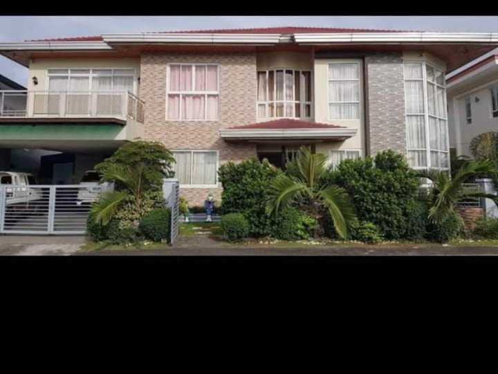 House and Lot Fully furnished Jubilation East Binan City Laguna [House