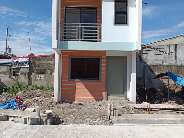 2 Bedroom Singke Attached House For Sale in Binan Laguna