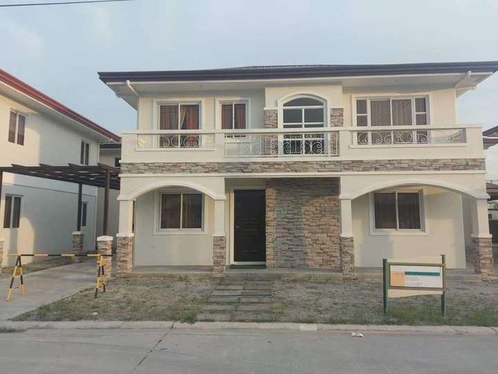 Solana Frontera Alexandra Model For Sale in Angeles Pampanga [House and
