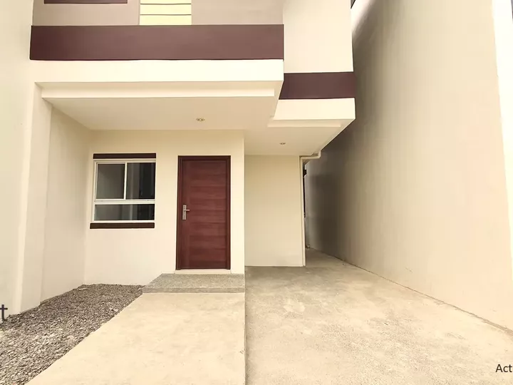 Single attached house and lot for sale in bagong silang quezon city