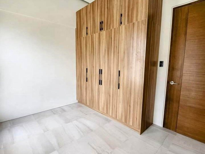 4-bedroom House For Sale in Las Piñas Metro Manila