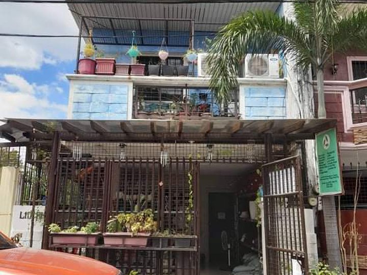 Greenwoods House and Lot for Sale Near Pasig Gate