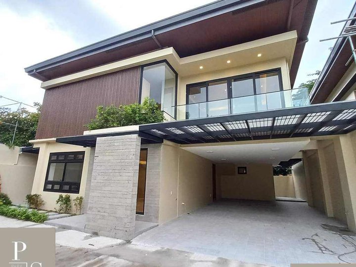 Luxurious 5-bedroom Single House For Sale in Paranaque Metro Manila