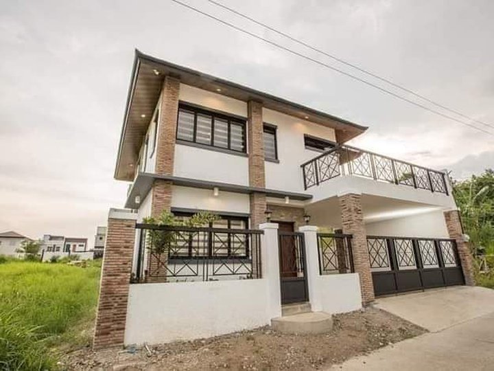 Modern Classic house and lot in lipa city