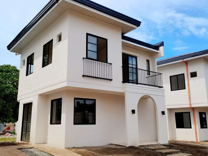 3 Bedrooms Single Attached Modern House at San Pablo City Laguna