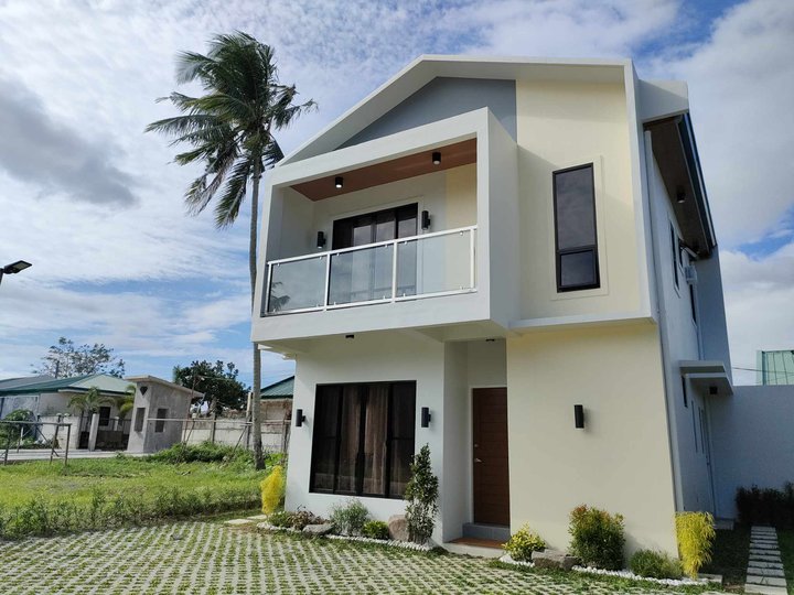 4-bedroom Single Attached House For Sale in Lipa Batangas