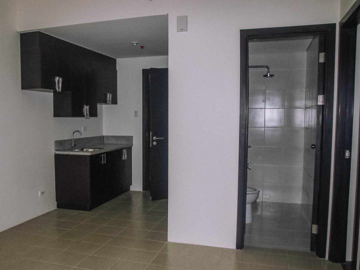 Rent to Own Condo 2 Bedroom 25K monthly in Pioneer Woodlands near BGC