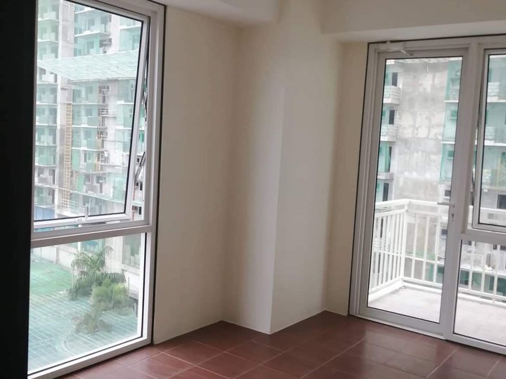 RFO 58.68 sqm 2-bedroom Condo Rent-to-own