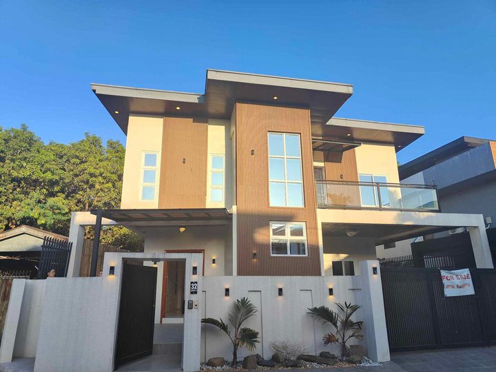 5-bedroom Single Detached House For Sale in Cainta Rizal