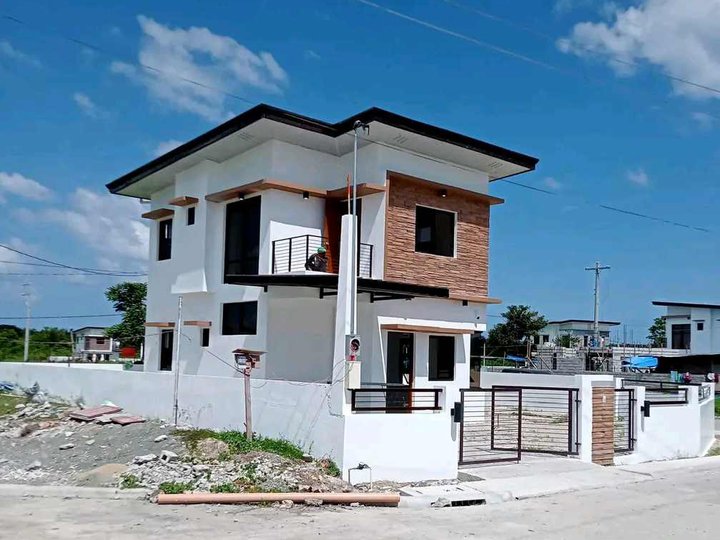 Brandnew 3-bedroom House For Sale in Kota Keluarga, San Juan Batangas
