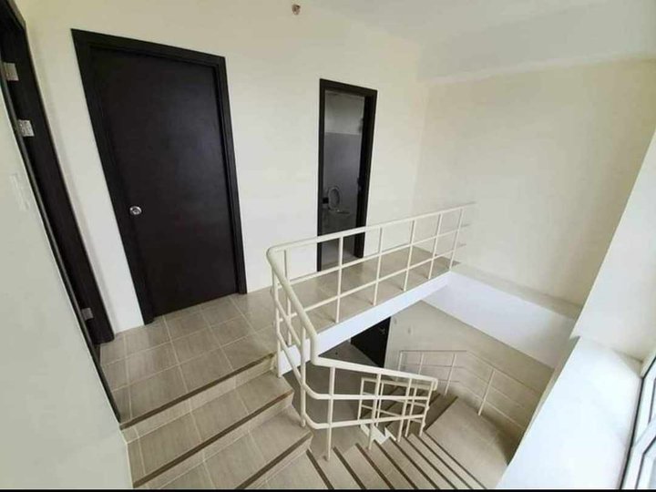 3 bedroom in Pasig near Eastwood, 25k monthly 5% DP to kove in