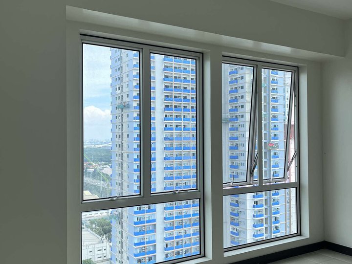 High-rise Condo in Makati near Greenbelt, Ayala, BGC, MOA - RFO 2BR 30K/ Monthly