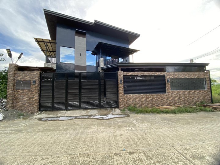 5 Bedrooms Furnished Modern House For Sale in Butua