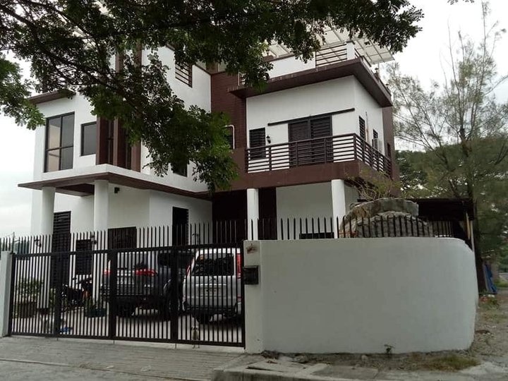 3-bedroom House For Sale in Bacoor Cavite