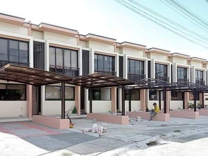 Townhouse For Sale In Las Pinas