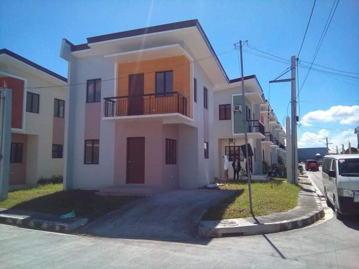 High end Property in Cavite 3BR 2T&B 1 car garage with balcony